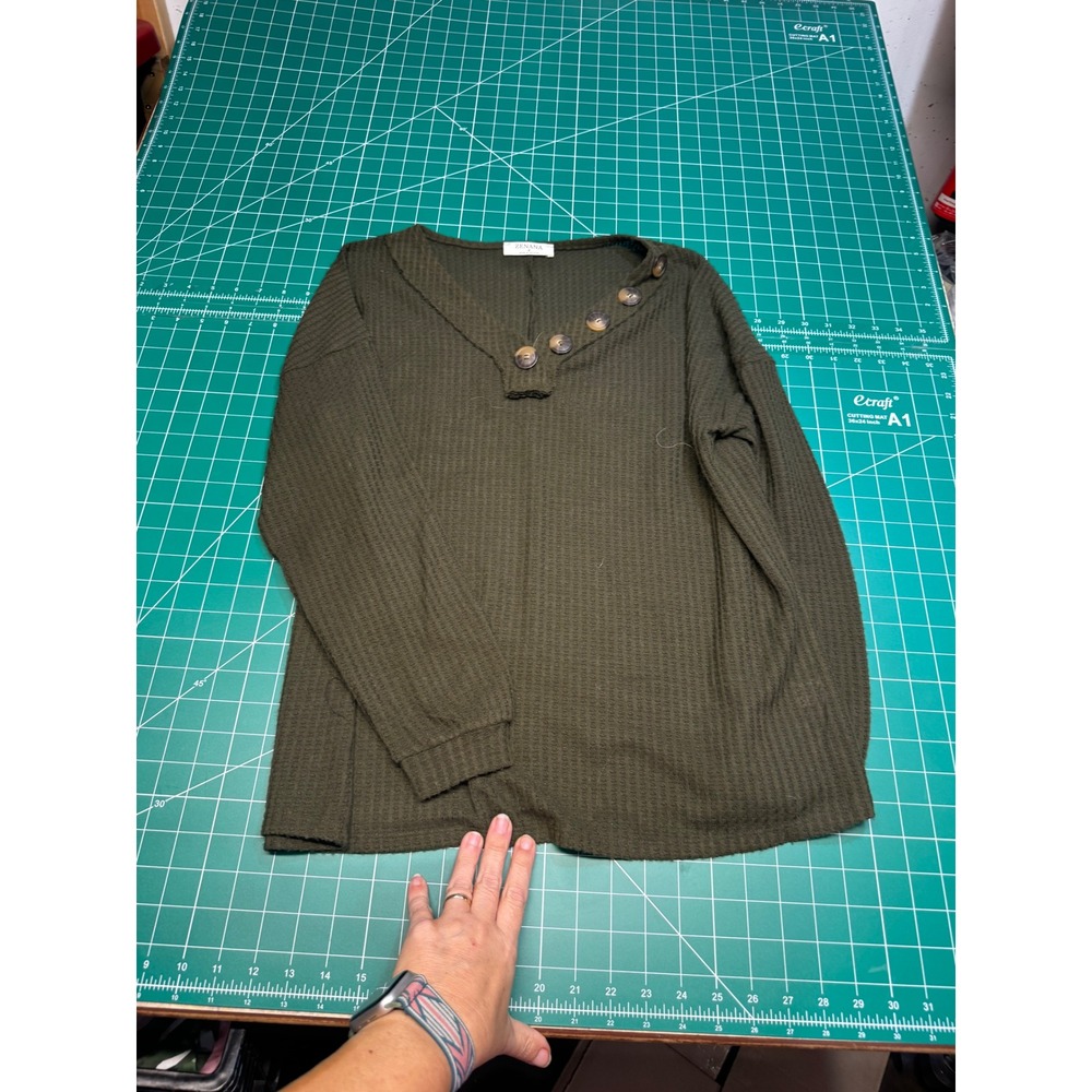 Zenana Women Olive Green Waffle Knit Button Accent V-Neck Top Small